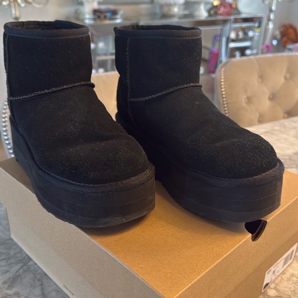 Platform uggs used